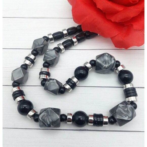 Trifari Beaded Strand Necklace Black Gray Silver Tone Beaded MINT 28" - Picture 1 of 8